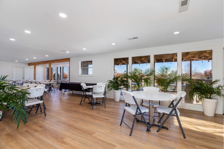 More Photos Of 519 Quail Run Rd, Grove Golf Course Driving Range For Sale