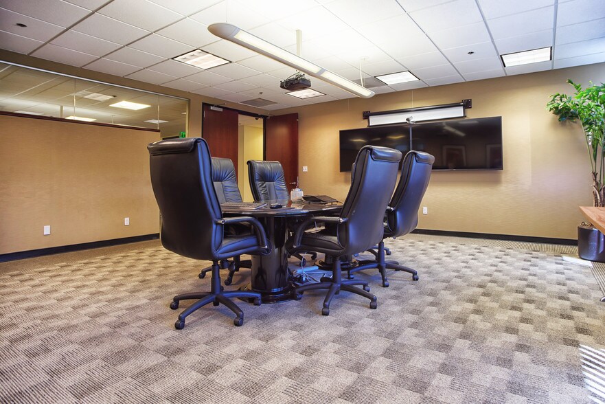 More Photos Of 4545 Murphy Canyon Rd, San Diego Office For Lease