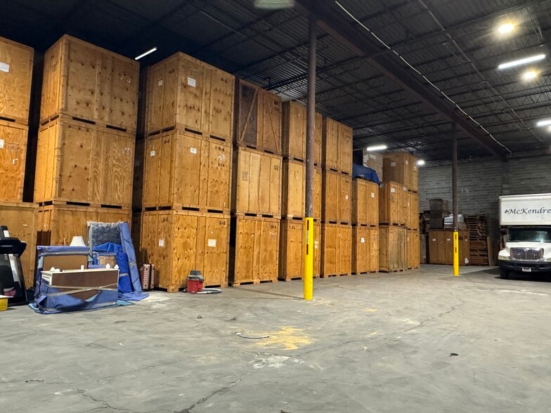 More Photos Of 12105 Acton Ln, Waldorf Warehouse For Lease