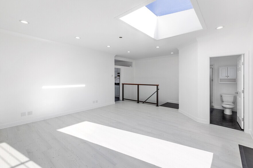 More Photos Of 49 Duboce Ave, San Francisco Warehouse For Sale