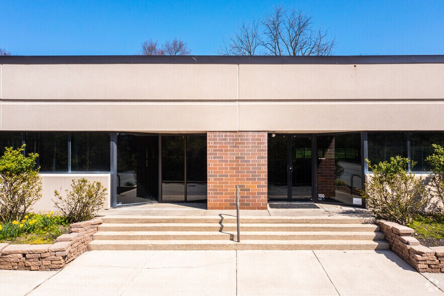 More Photos Of 101 Lindenwood Dr, Malvern Unknown For Sale