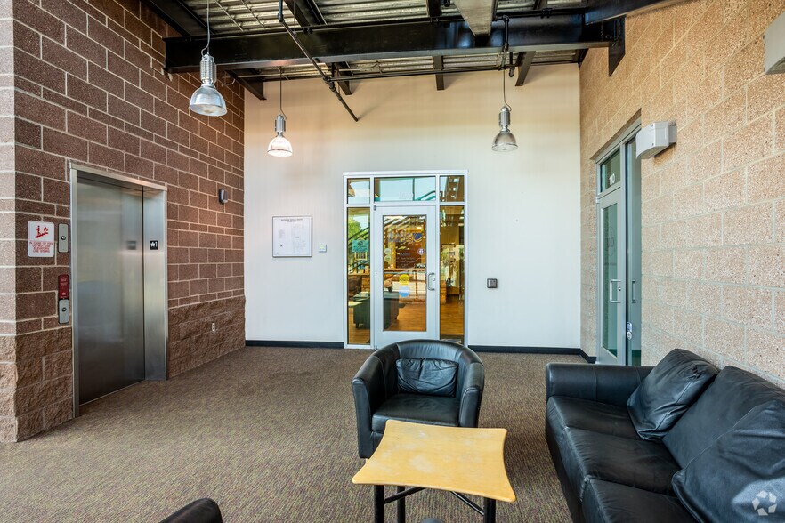 More Photos Of 991 Southpark Dr, Littleton Medical For Lease