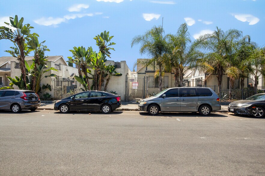 More Photos Of 526-534 W 47th St, Los Angeles Apartments For Sale