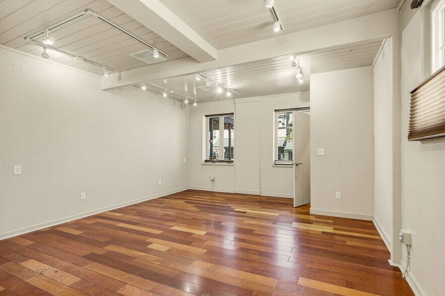 More Photos Of 120 E Main St, Ashland Freestanding For Sale