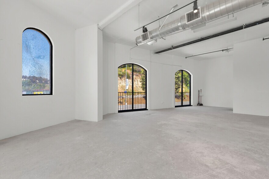 More Photos Of 4671-4681 Huntington Dr S, Los Angeles Storefront Retail Office For Lease