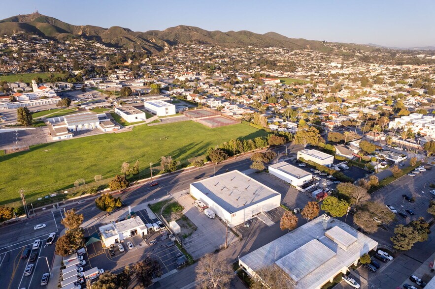 More Photos Of 1350 E Thompson Blvd, Ventura General Retail For Sale