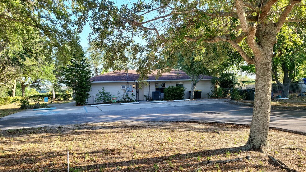More Photos Of 100 S Grand Hwy, Clermont Schools For Sale