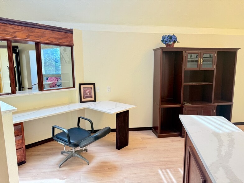 More Photos Of 5611 Mosteller Dr, Oklahoma City Medical For Lease