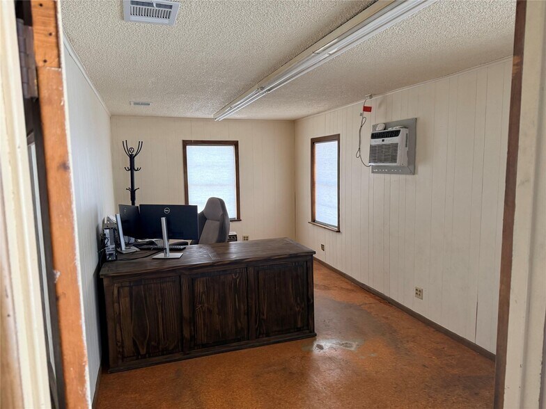 More Photos Of 1309 Conrad Hilton Blvd, Cisco Auto Repair For Sale