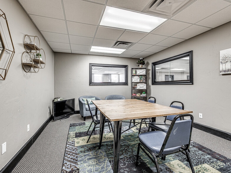 More Photos Of 4900 Richmond Sq, Oklahoma City Medical For Lease