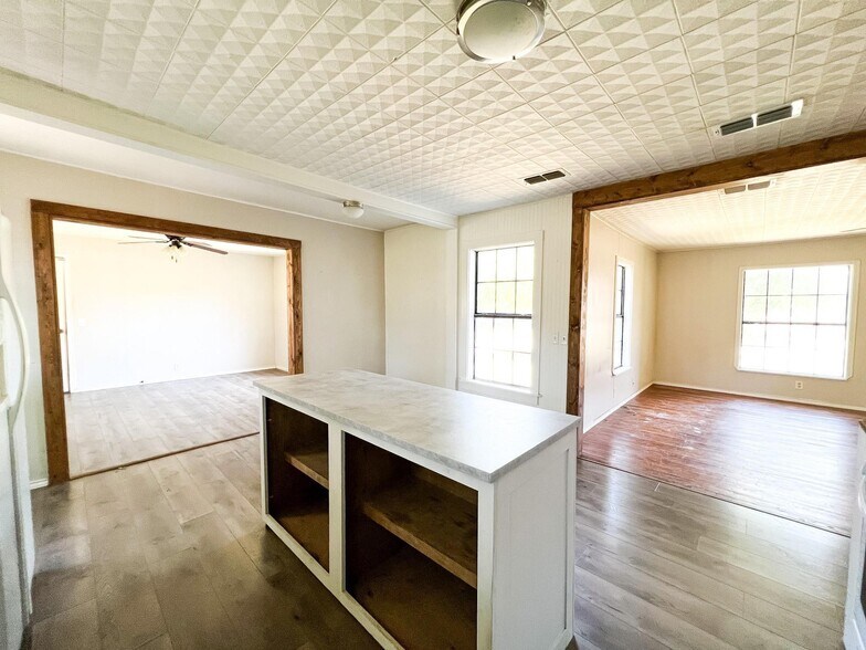 More Photos Of 1435 W Groesbeck St, Stephenville Multifamily For Sale