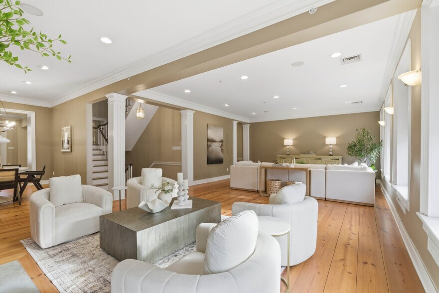 More Photos Of 121-123 E King St, Lancaster Office Residential For Sale