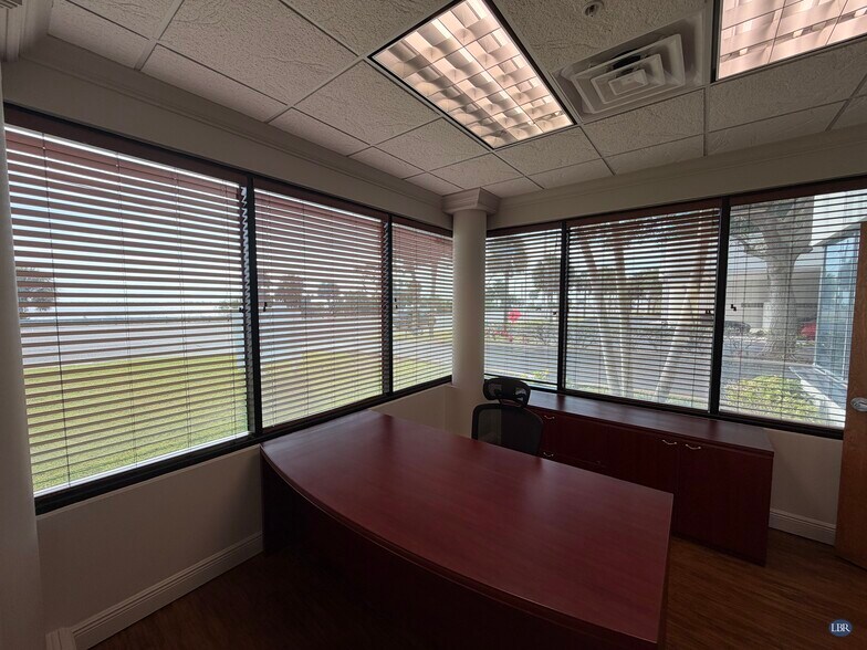 More Photos Of 202 N Harbor City Blvd, Melbourne Office For Lease