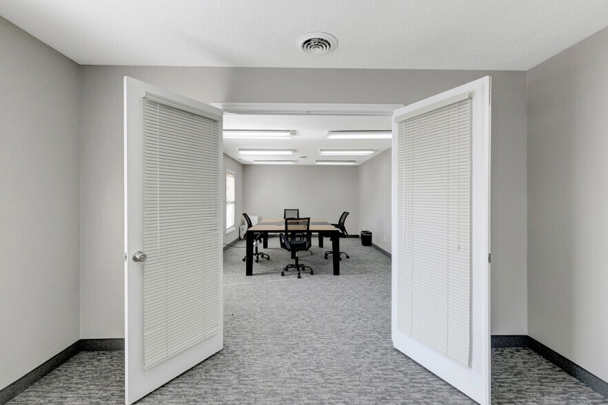 More Photos Of 6716 Heritage Business Ct, Chattanooga Office For Lease