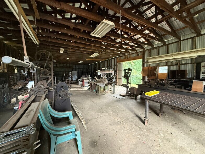 More Photos Of 245 E Washington St, Abbeville Industrial For Sale