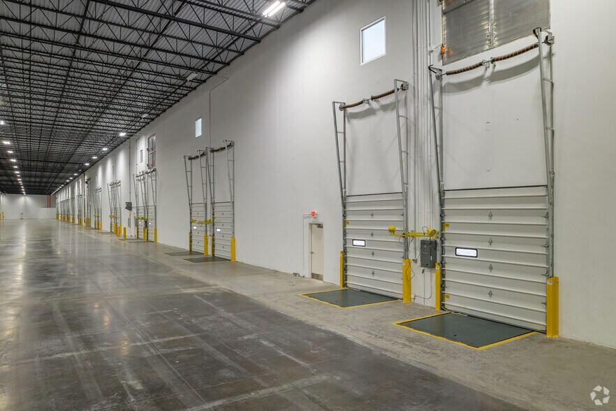 More Photos Of 121 Airpark Ctr E, Nashville Unknown For Lease