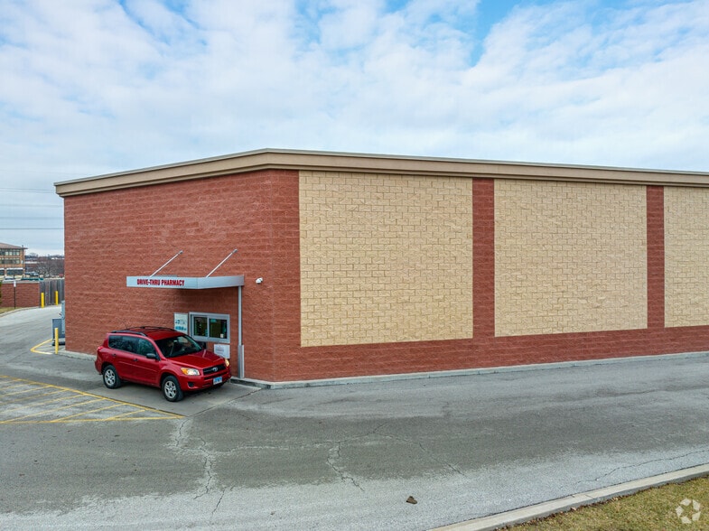 More Photos Of 2000 S Naperville Rd, Wheaton Drugstore For Sale