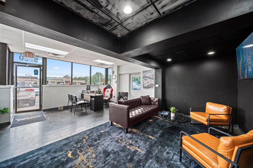 More Photos Of 5250 E Main St, Columbus Auto Dealership For Sale
