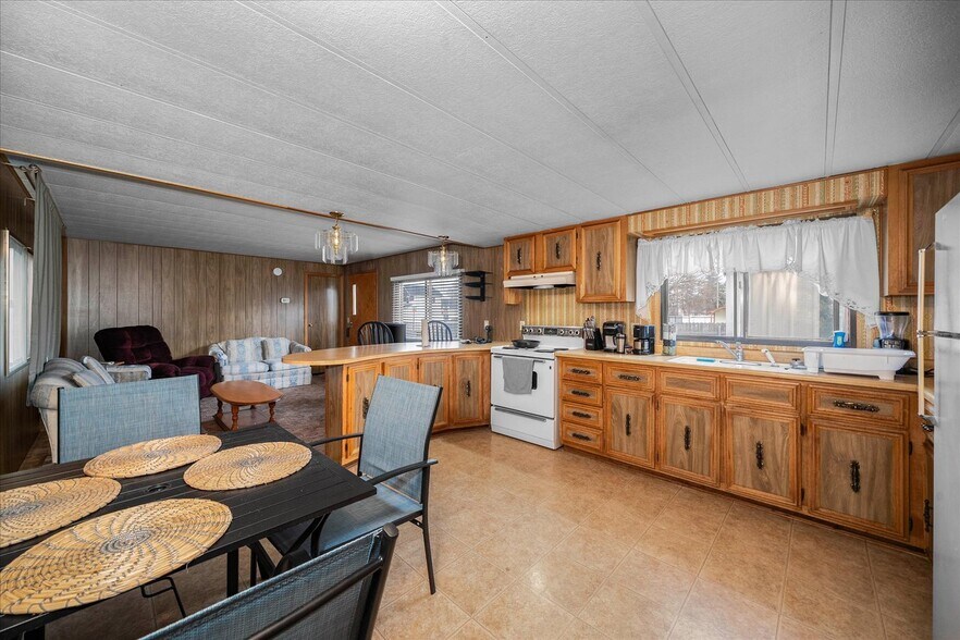 More Photos Of 17220 E Cowley Ave, Spokane Valley Warehouse For Sale