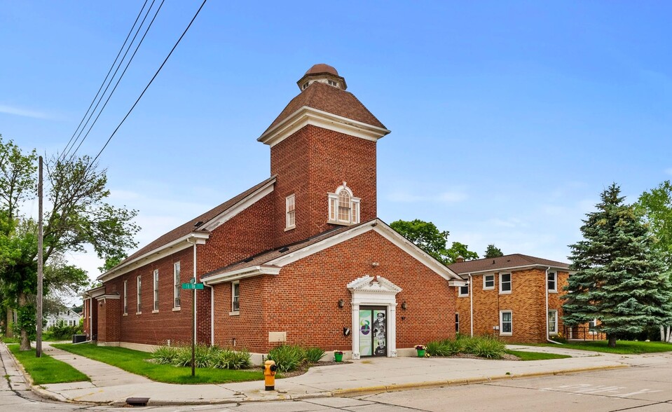 Primary Photo Of 2214 11th St, Two Rivers Religious Facility For Sale