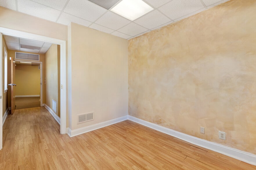 More Photos Of 363 E Lincoln Hwy, Exton Freestanding For Lease