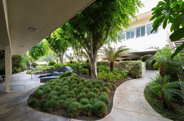 More Photos Of 837 S Fair Oaks Ave, Pasadena Office For Lease
