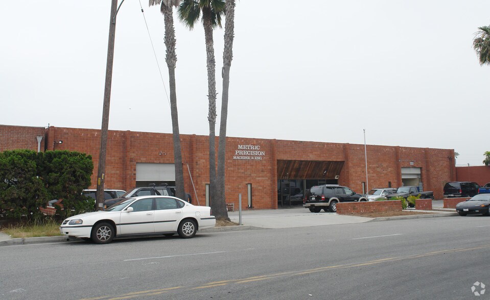 More Photos Of 350 W Compton Blvd, Gardena Manufacturing For Sale