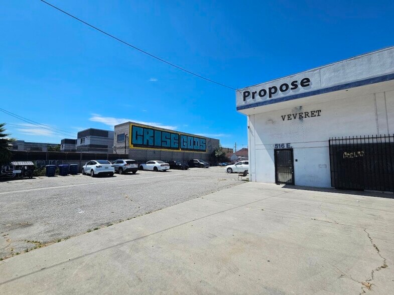 More Photos Of 516 E Jefferson Blvd, Los Angeles Warehouse For Sale