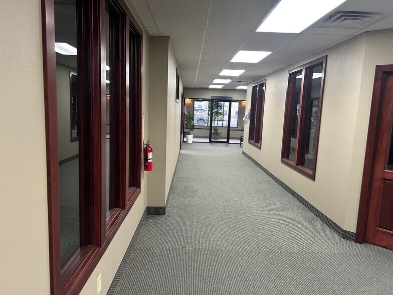 More Photos Of 1930 E 20th Pl, Scottsbluff Medical For Lease