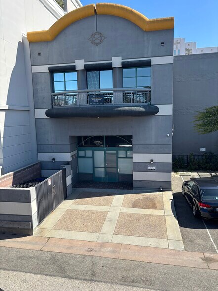 More Photos Of 1347-1349 Pacific Ave, Santa Cruz Storefront For Lease