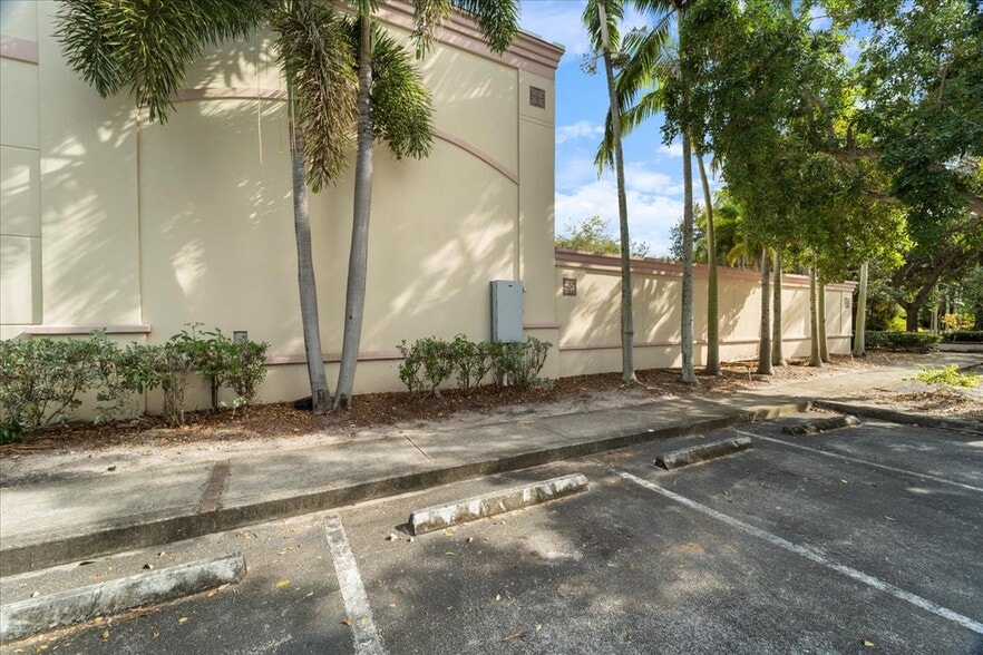 More Photos Of 12750 S Military Trl, Boynton Beach Drugstore For Sale