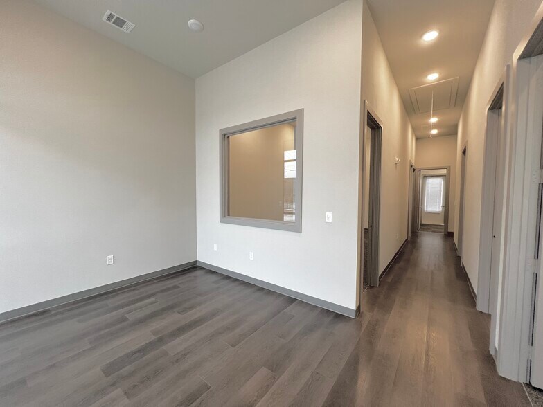 More Photos Of 525 Shiloh Rd, Plano Medical For Lease