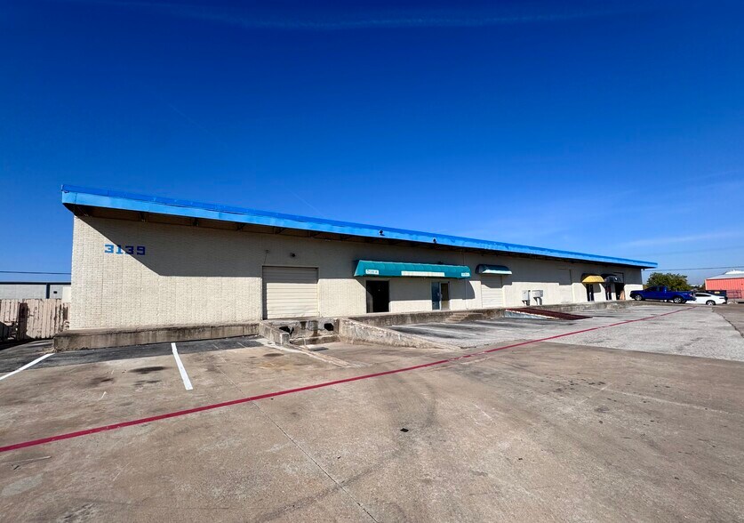 More Photos Of 3139 National Cir, Garland Light Manufacturing For Sale