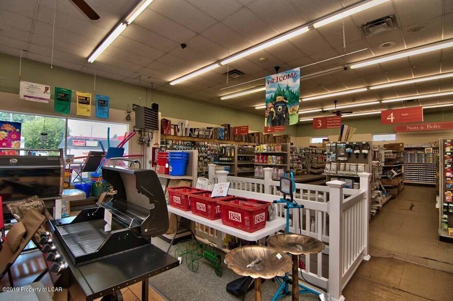 More Photos Of 541 State Route 93, Sugarloaf Light Distribution For Lease