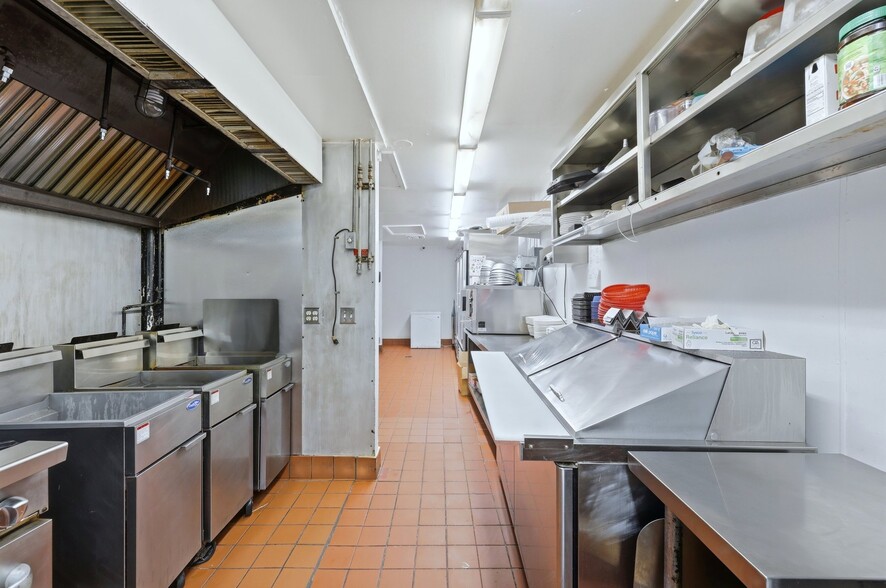 More Photos Of 2901 Placida Rd, Englewood Restaurant For Sale