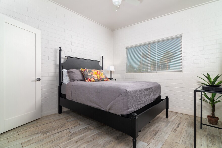 More Photos Of 914 S Kenwood Cir, Tempe Apartments For Sale