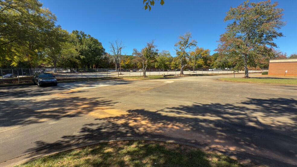 More Photos Of 2400 Mellon Ct, Decatur Distribution For Lease