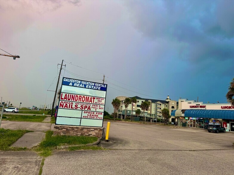 More Photos Of 3802 Cove View Blvd, Galveston Convenience Store For Sale