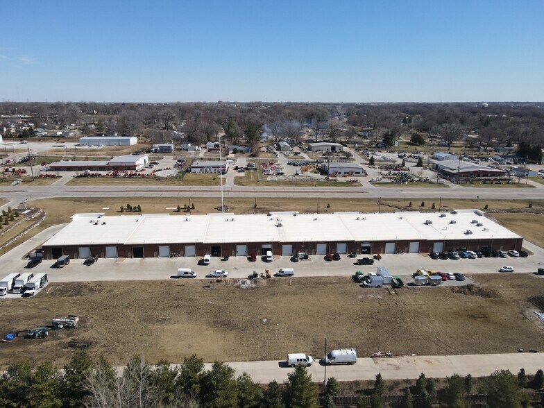 More Photos Of 5548 NW 2nd St, Des Moines Light Distribution For Lease