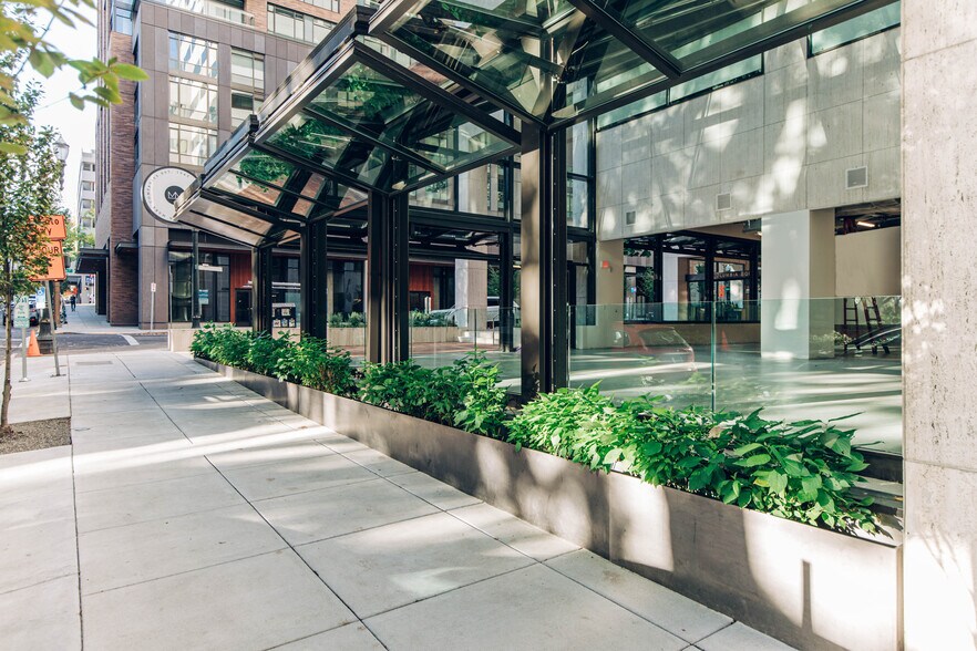 More Photos Of 111 SW Columbia St, Portland Office For Lease