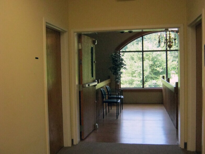 More Photos Of 8133 Easton Rd, Ottsville Self Storage For Lease