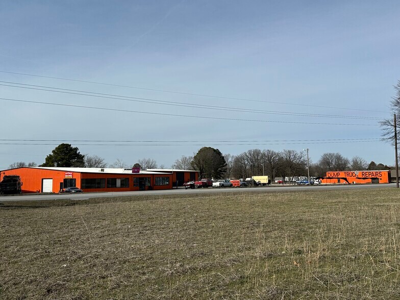 More Photos Of 2600 NE Hudson Rd, Rogers Industrial For Sale