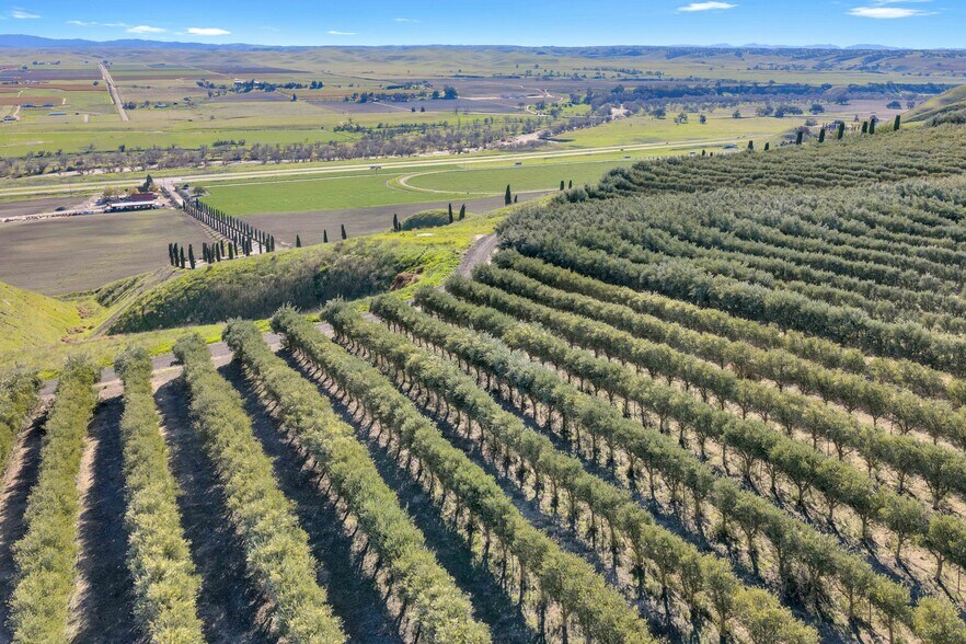 More Photos Of 1990 46, Shandon Land For Sale