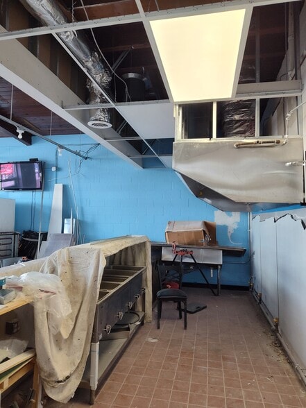 More Photos Of 6825 Richmond Hwy, Alexandria Freestanding For Sale