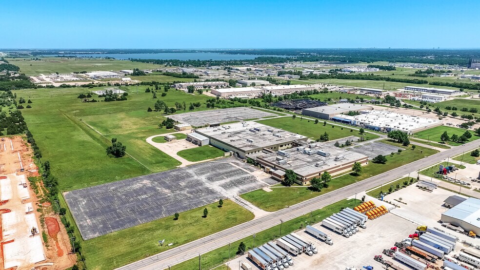 More Photos Of 10321 W Reno Ave, Oklahoma City Manufacturing For Lease