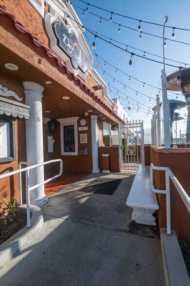 More Photos Of 16503 Whittier Blvd, Whittier Restaurant For Sale