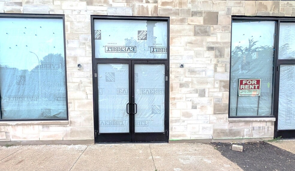 More Photos Of 400-420 S Main St, Clawson Office For Lease