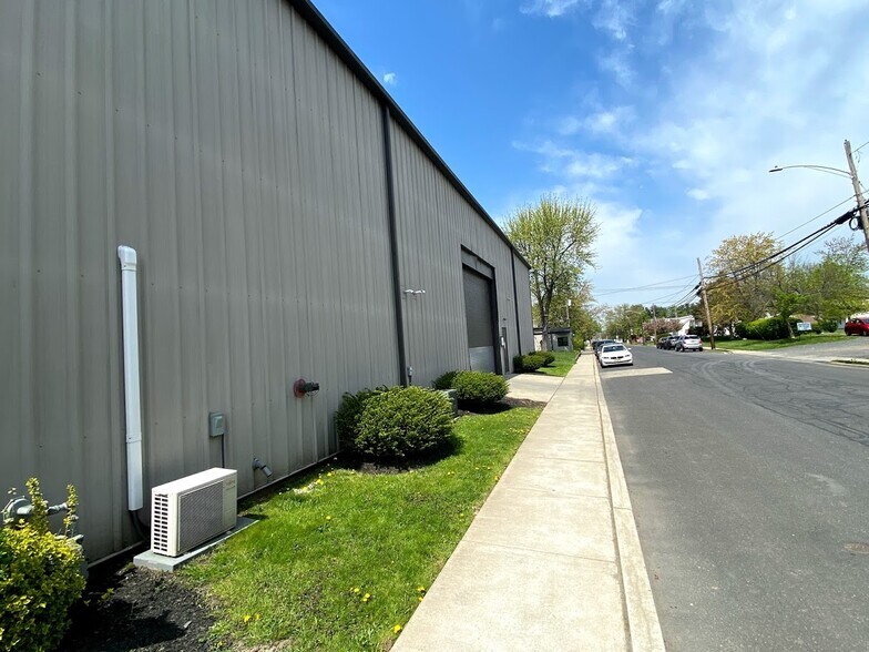 More Photos Of 200 W 8th St, Lansdale Manufacturing For Sale