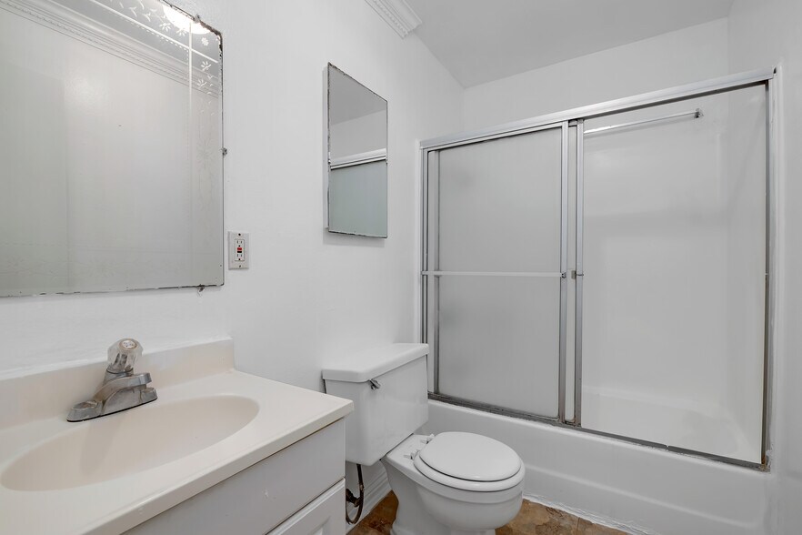 More Photos Of 1629 W Ball Rd, Anaheim Apartments For Sale