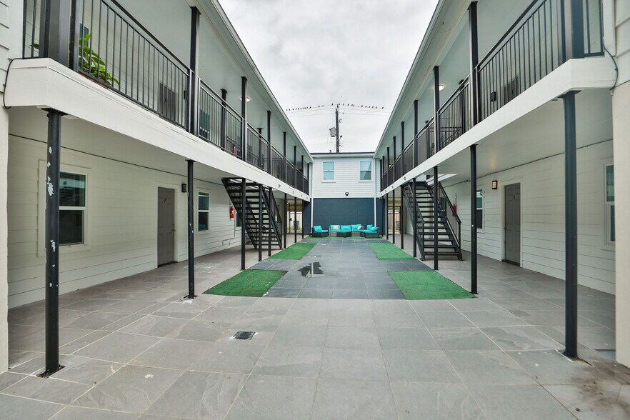 More Photos Of 912 Church St, Galveston Apartments For Sale